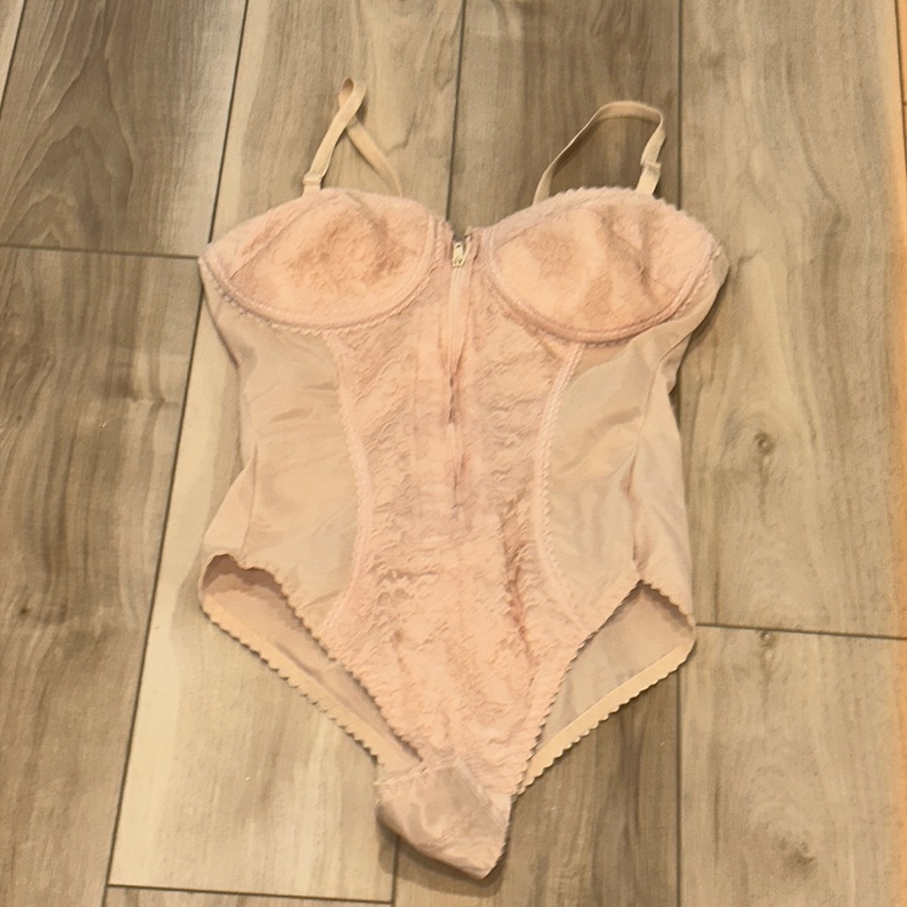 EUC Vintage One Piece Sheer Lace Bodysuit Nude Color Shapewear Size 40D Lingerie